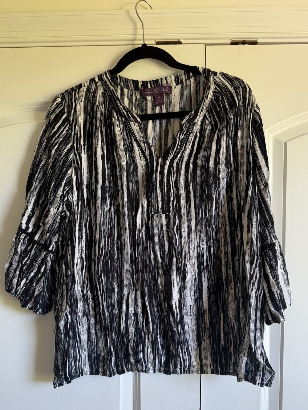 Gloria Vanderbilt Black & White Striped V-Neck Tunic